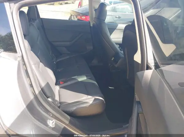 7SAYGDEE8NA006034 2022 TESLA MODEL Y - Image 8