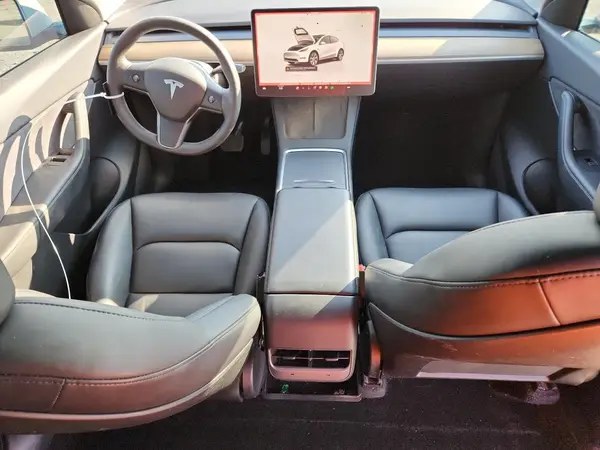 7SAYGDEE8NA010312 2022 TESLA MODEL Y - Image 8