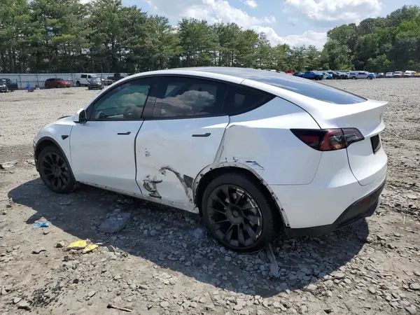 7SAYGDEE8NA013467 2022 TESLA MODEL Y - Image 2