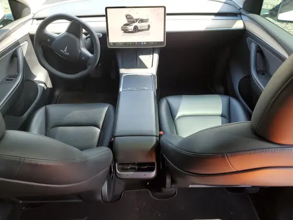 7SAYGDEE8NA013467 2022 TESLA MODEL Y - Image 8