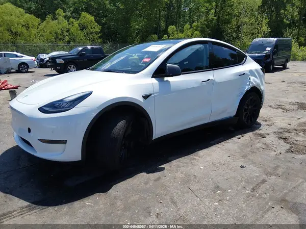 7SAYGDEE8NA013582 2022 TESLA MODEL Y - Image 2