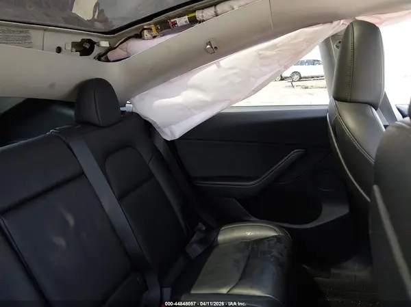 7SAYGDEE8NA013582 2022 TESLA MODEL Y - Image 8