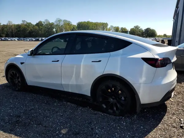 7SAYGDEE8NA016465 2022 TESLA MODEL Y - Image 2