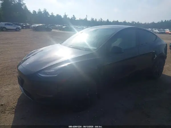 7SAYGDEE8NA016899 2022 TESLA MODEL Y - Image 2