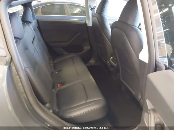 7SAYGDEE8NA017194 2022 TESLA MODEL Y - Image 8