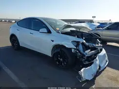 7SAYGDEE8NA017647 2022 TESLA MODEL Y