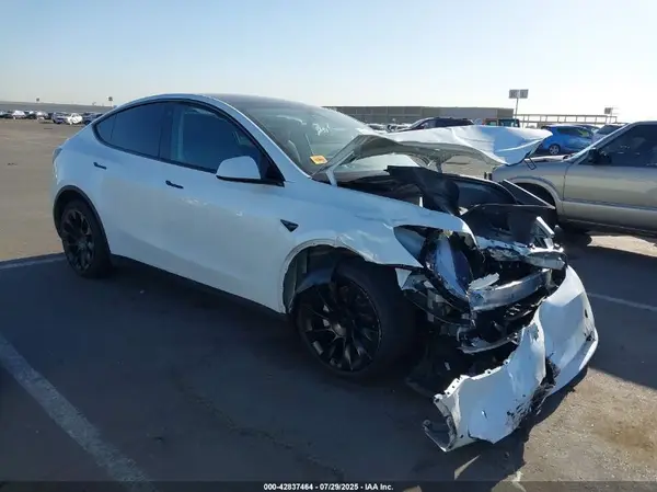 7SAYGDEE8NA017647 2022 TESLA MODEL Y - Image 1