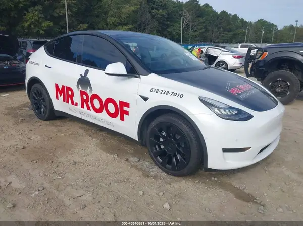 7SAYGDEE8NA019642 2022 TESLA MODEL Y - Image 1