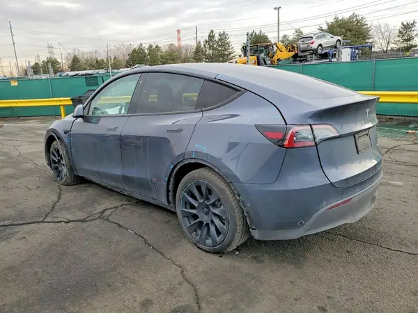 7SAYGDEE8NA021021 2022 TESLA MODEL Y - Image 2