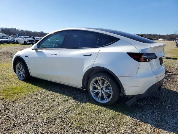 7SAYGDEE8NA021181 2022 TESLA MODEL Y - Image 2