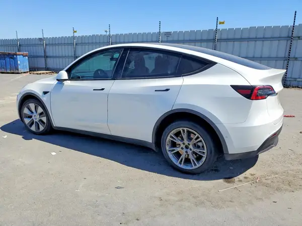 7SAYGDEE8NF314534 2022 TESLA MODEL Y - Image 2