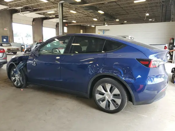 7SAYGDEE8NF315845 2022 TESLA MODEL Y - Image 2
