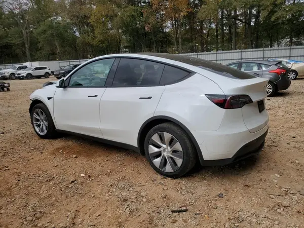 7SAYGDEE8NF316106 2022 TESLA MODEL Y - Image 2