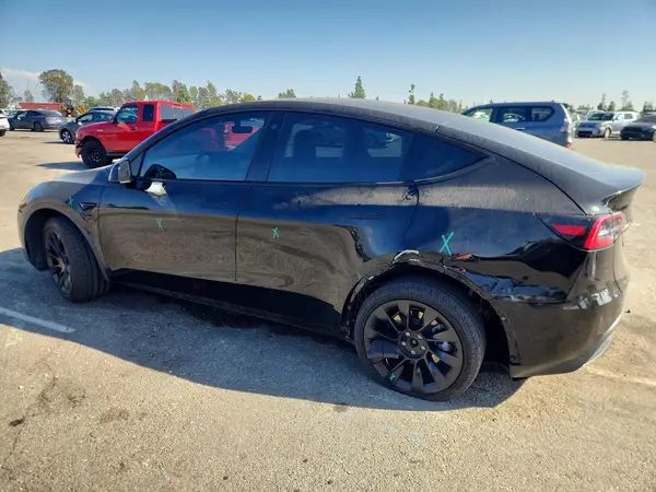 7SAYGDEE8NF317661 2022 TESLA MODEL Y - Image 2