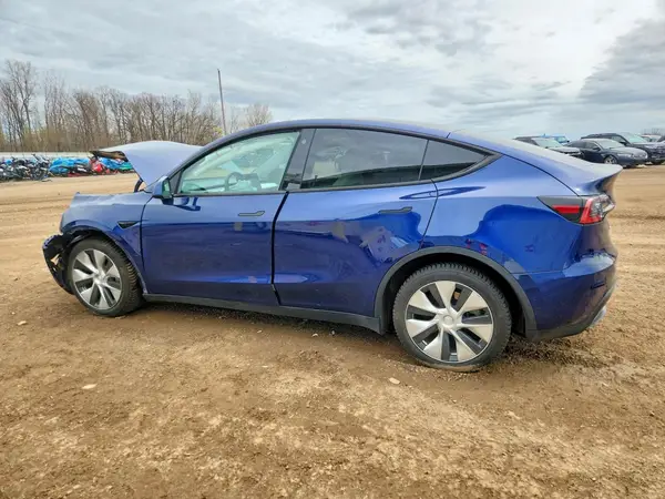 7SAYGDEE8NF318776 2022 TESLA MODEL Y - Image 2