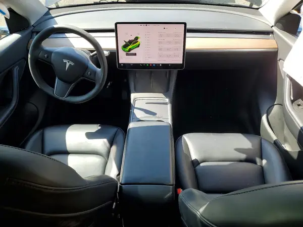 7SAYGDEE8NF320057 2022 TESLA MODEL Y - Image 8