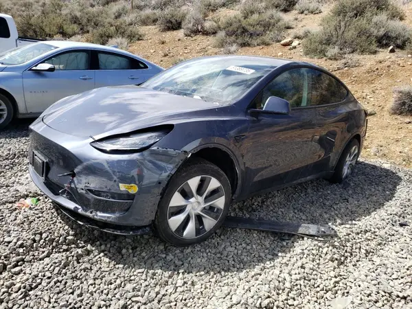 7SAYGDEE8NF323945 2022 TESLA MODEL Y - Image 1