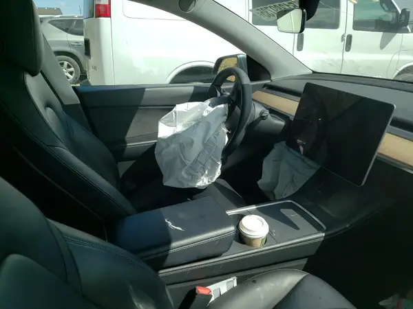 7SAYGDEE8NF323945 2022 TESLA MODEL Y - Image 8