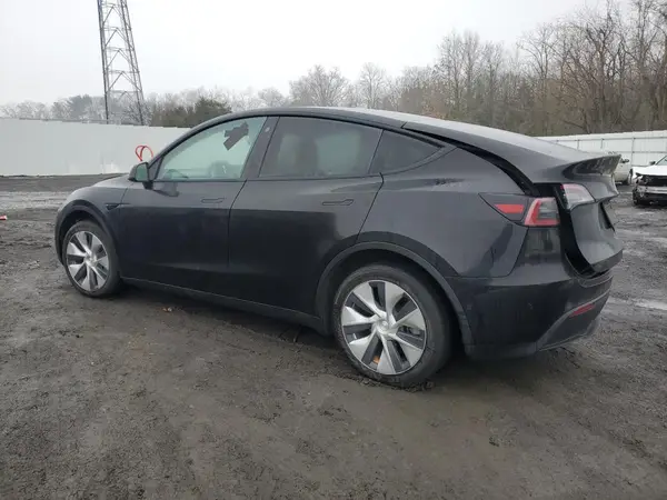7SAYGDEE8NF324254 2022 TESLA MODEL Y - Image 2