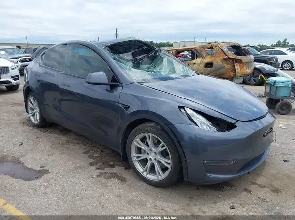 7SAYGDEE8NF327557 2022 TESLA MODEL Y - Image 1