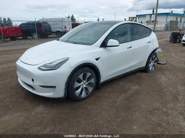 7SAYGDEE8NF329731 2022 TESLA MODEL Y - Image 2