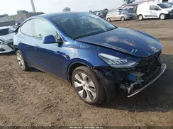7SAYGDEE8NF331835 2022 TESLA MODEL Y