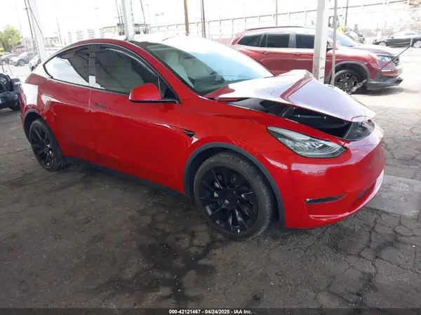 7SAYGDEE8NF349395 2022 TESLA MODEL Y - Image 1