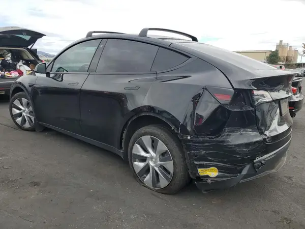 7SAYGDEE8NF349431 2022 TESLA MODEL Y - Image 2
