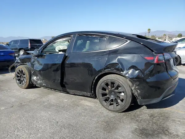 7SAYGDEE8NF351356 2022 TESLA MODEL Y - Image 2