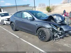 7SAYGDEE8NF351602 2022 TESLA MODEL Y