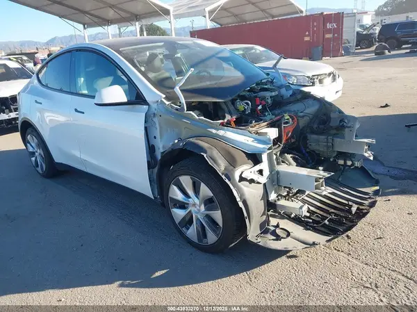 7SAYGDEE8NF361918 2022 TESLA MODEL Y - Image 1