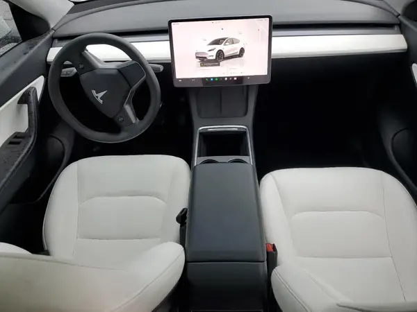7SAYGDEE8NF368061 2022 TESLA MODEL Y - Image 8
