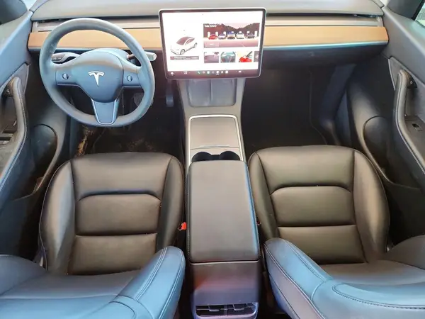 7SAYGDEE8NF368142 2022 TESLA MODEL Y - Image 8