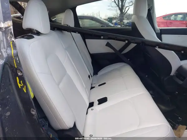 7SAYGDEE8NF368626 2022 TESLA MODEL Y - Image 8