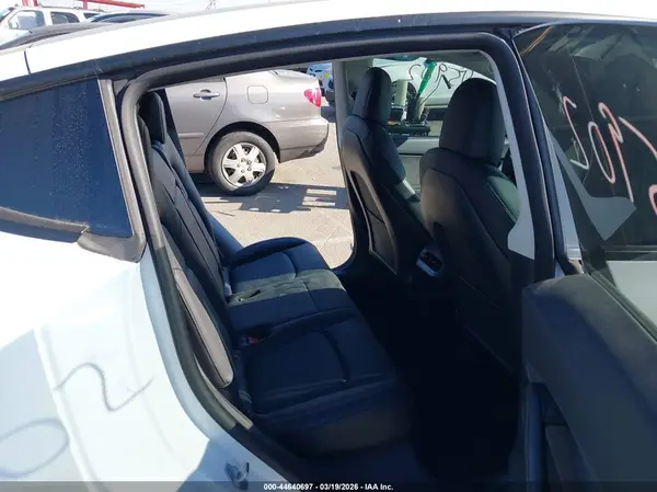 7SAYGDEE8NF368707 2022 TESLA MODEL Y - Image 8