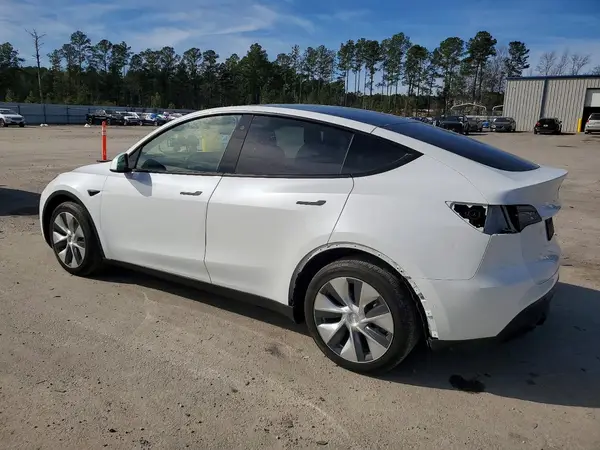 7SAYGDEE8NF372434 2022 TESLA MODEL Y - Image 2