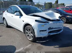 7SAYGDEE8NF374636 2022 TESLA MODEL Y