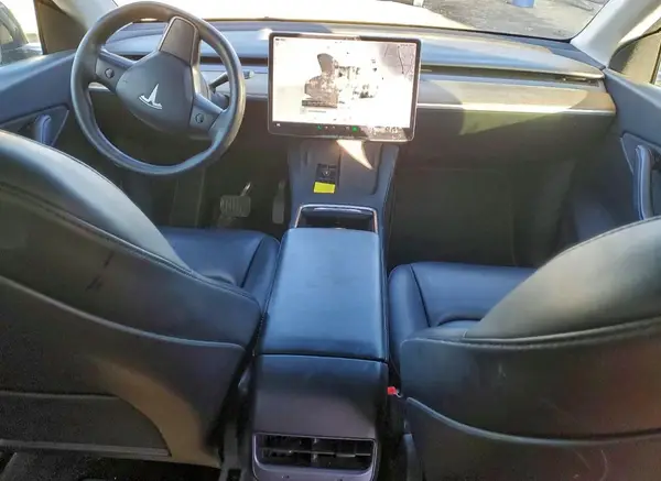 7SAYGDEE8NF376032 2022 TESLA MODEL Y - Image 8