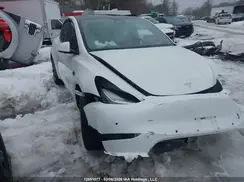 7SAYGDEE8NF382591 2022 TESLA MODEL Y
