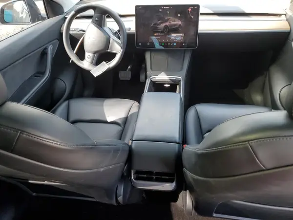 7SAYGDEE8NF387001 2022 TESLA MODEL Y - Image 8