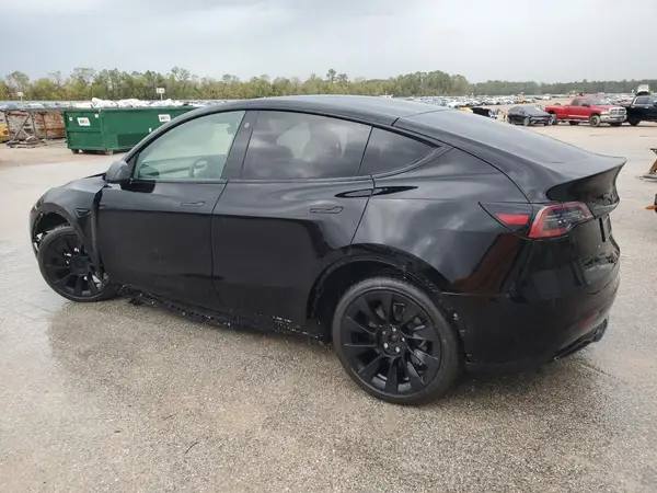 7SAYGDEE8NF387208 2022 TESLA MODEL Y - Image 2