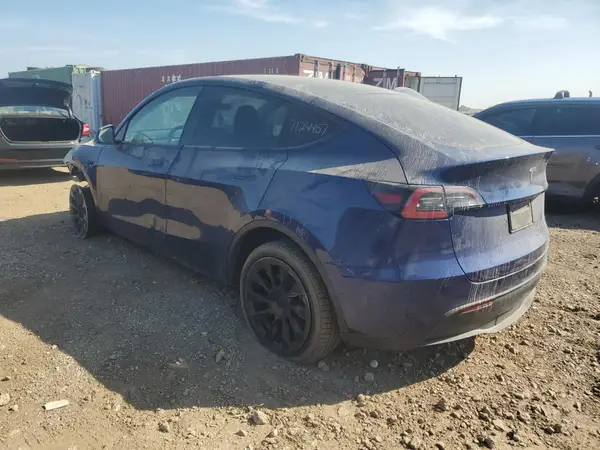 7SAYGDEE8NF387306 2022 TESLA MODEL Y - Image 2