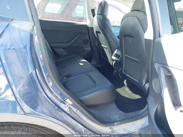7SAYGDEE8NF393039 2022 TESLA MODEL Y - Image 8