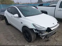 7SAYGDEE8NF399861 2022 TESLA MODEL Y