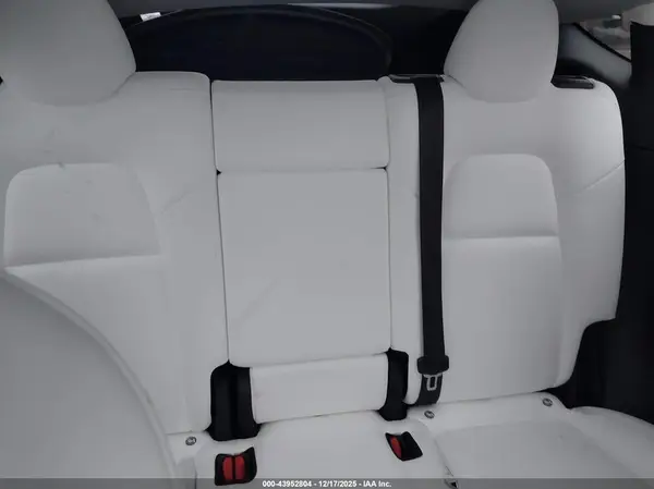 7SAYGDEE8NF417890 2022 TESLA MODEL Y - Image 8