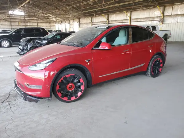 7SAYGDEE8NF418909 2022 TESLA MODEL Y - Image 1