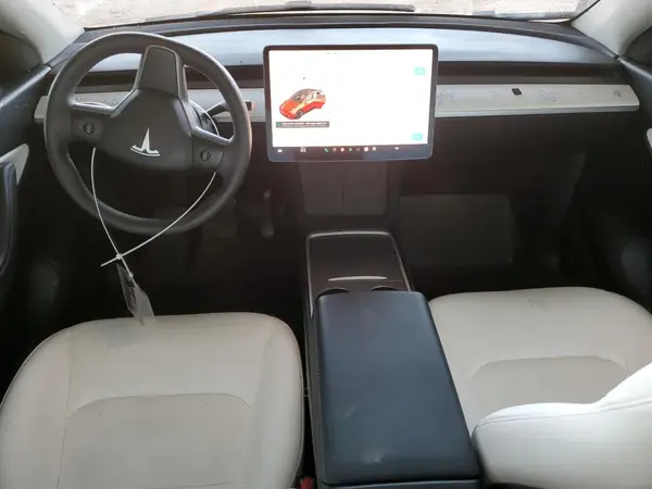 7SAYGDEE8NF418909 2022 TESLA MODEL Y - Image 8