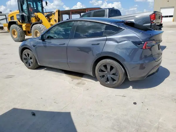 7SAYGDEE8NF419669 2022 TESLA MODEL Y - Image 2