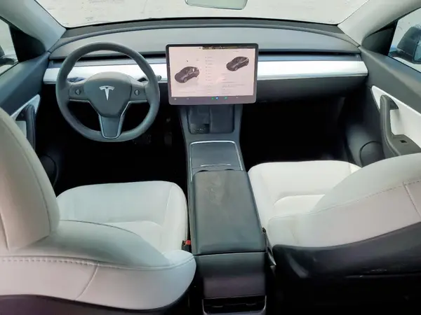 7SAYGDEE8NF419669 2022 TESLA MODEL Y - Image 8