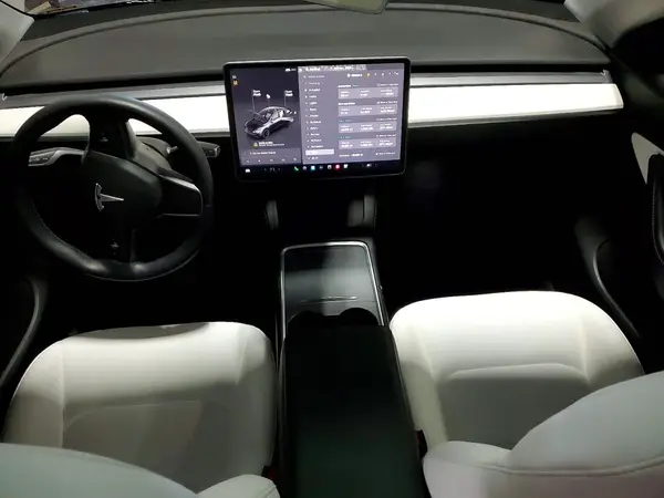 7SAYGDEE8NF420496 2022 TESLA MODEL Y - Image 8